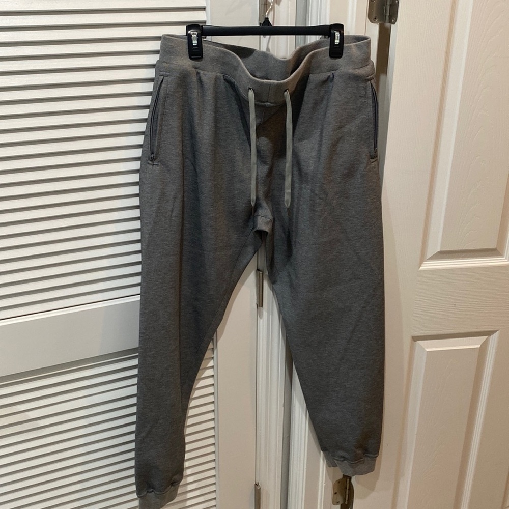 EUC Mens Gray Magaschoni Joggers🔥